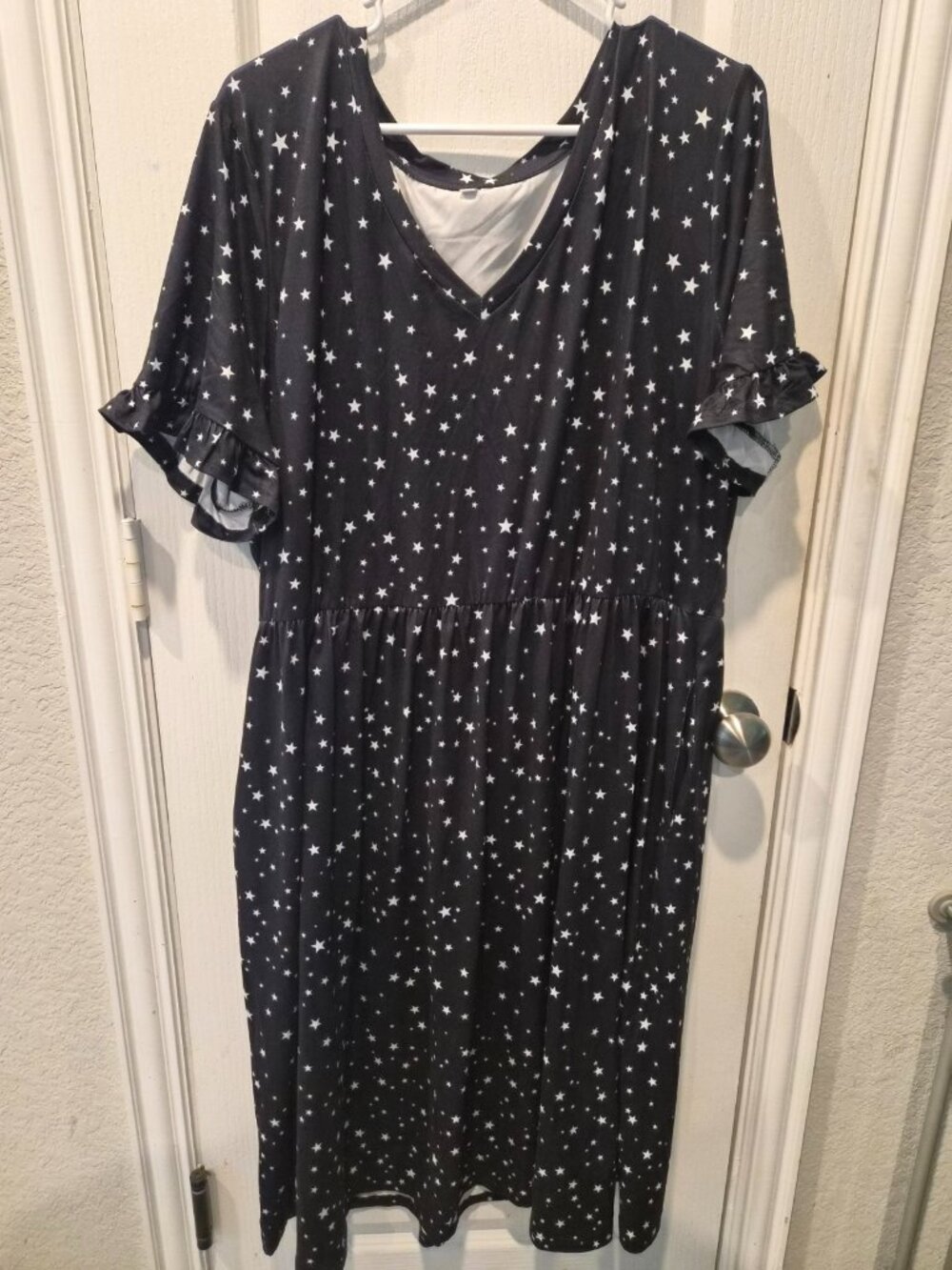 Black White Star Print V-Neck Tiered Ruffle Short Sleeve Midi Dress Size 3XL